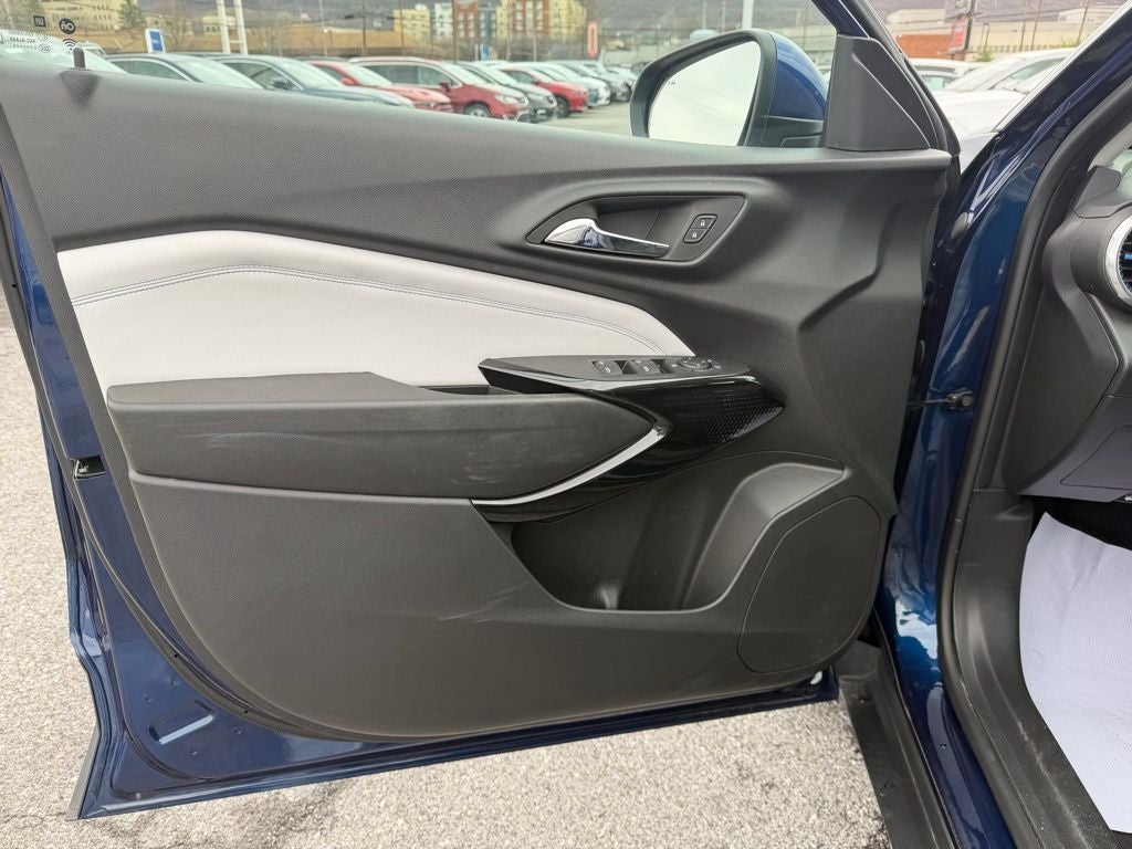 2024 Chevrolet Trax FWD LT