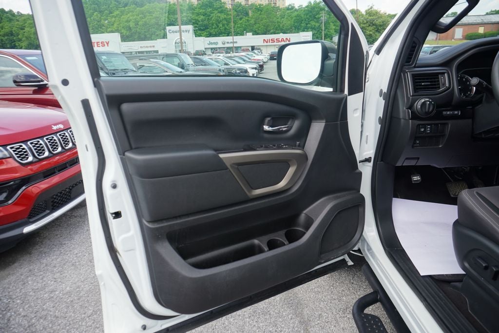 2024 Nissan Titan SV