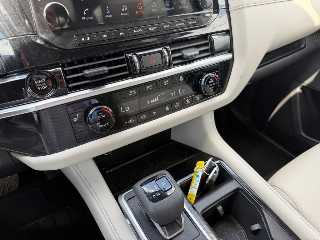 2025 Nissan Pathfinder SL