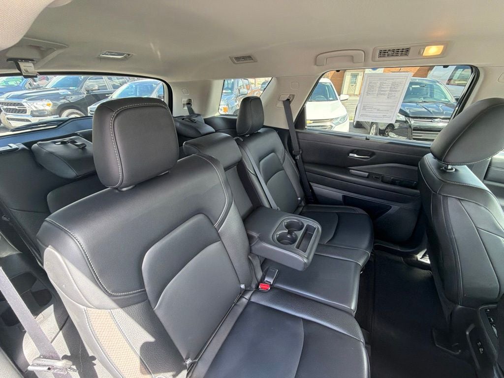 2024 Nissan Pathfinder SL