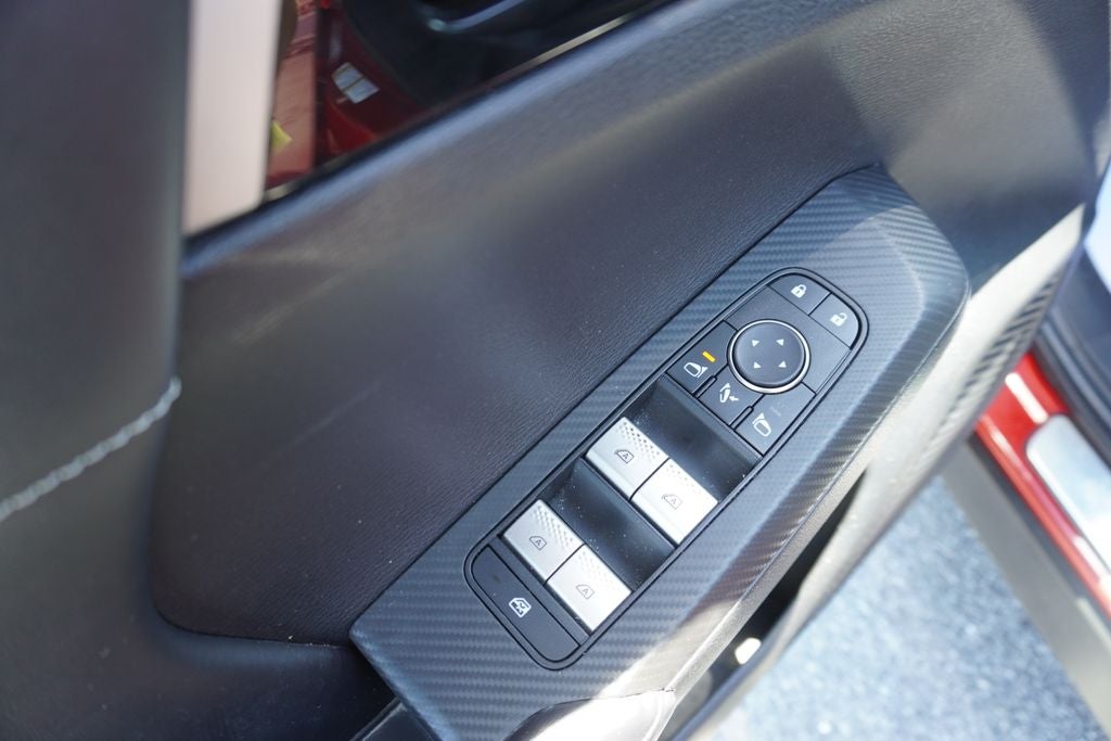 2023 Mitsubishi Outlander Base