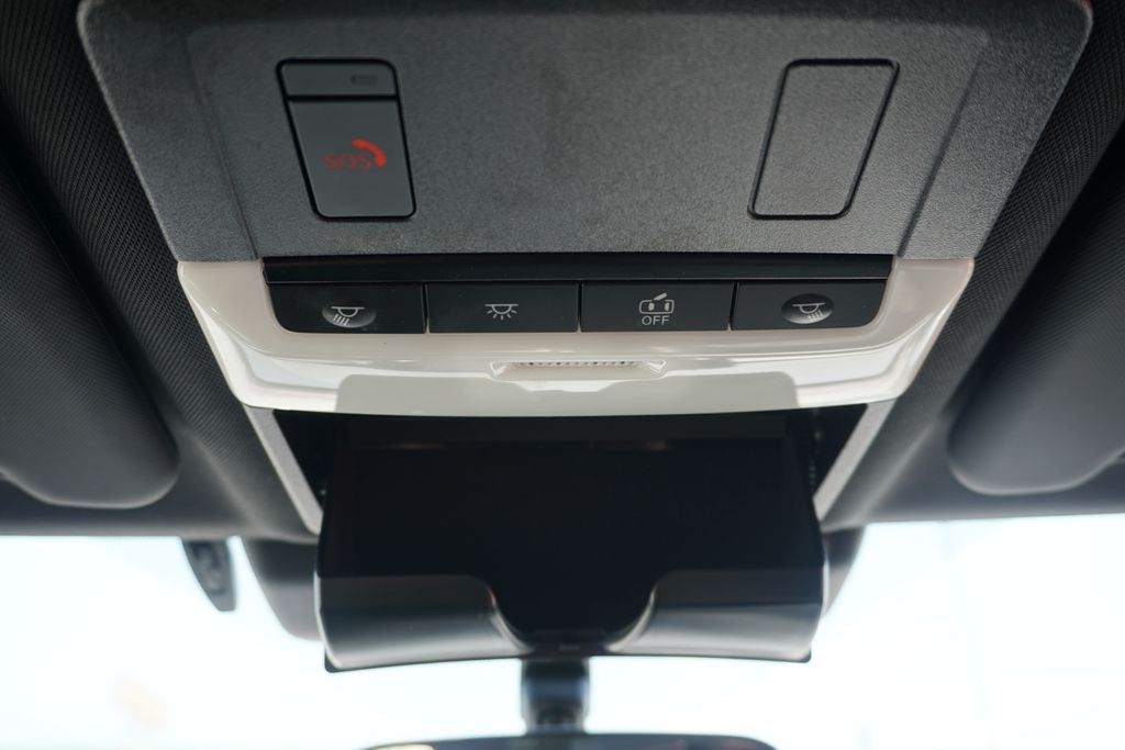 2023 Mitsubishi Outlander Base