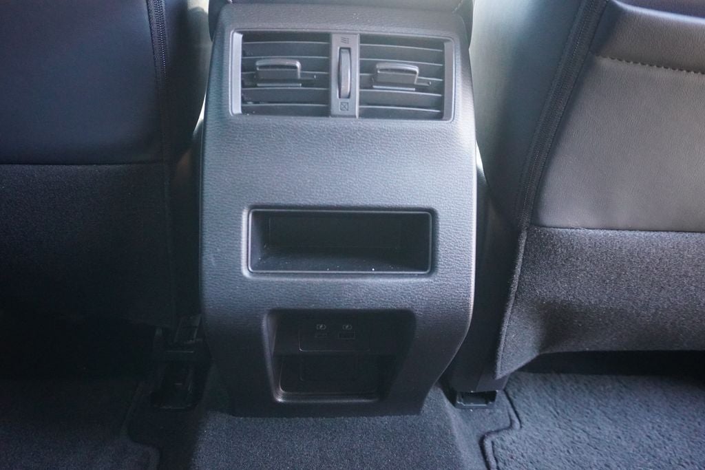2023 Mitsubishi Outlander Base