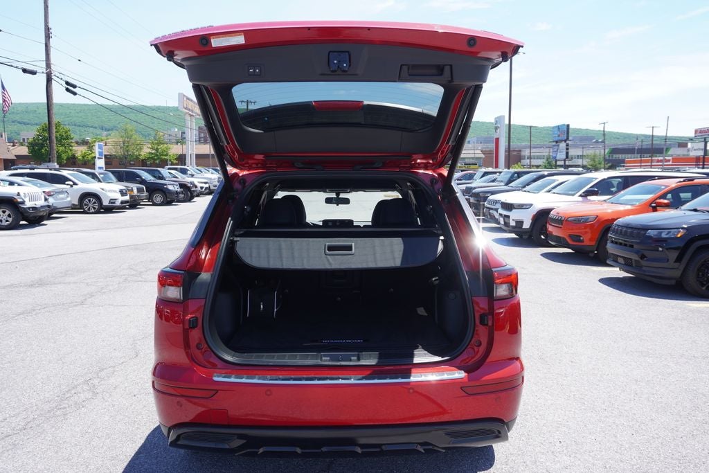 2023 Mitsubishi Outlander Base