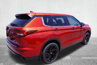 2023 Mitsubishi Outlander Base