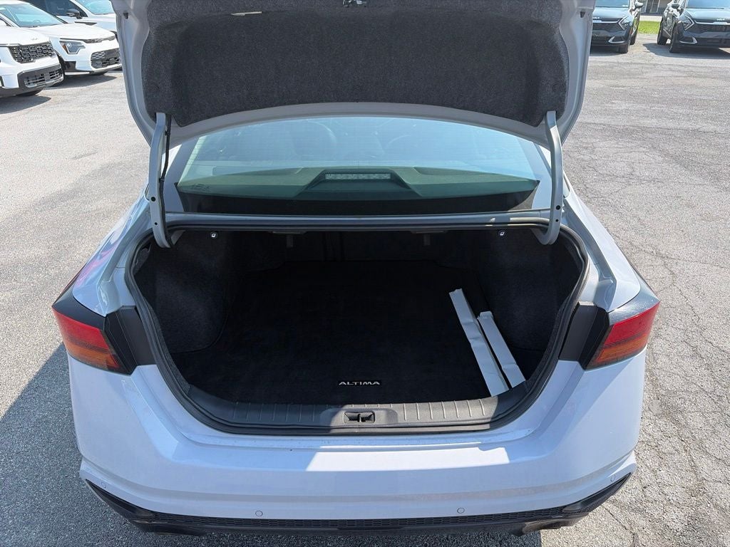 2023 Nissan Altima 2.0 SR