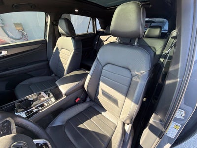 2025 Volkswagen Atlas Cross Sport 2.0T SEL R-Line Black