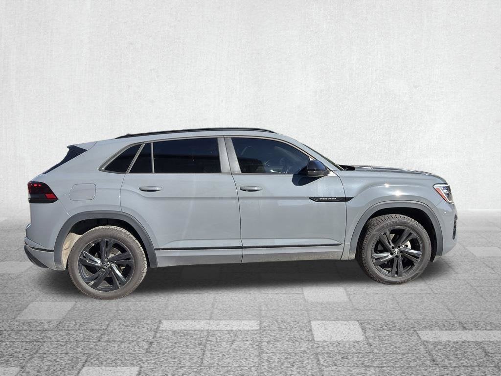 2025 Volkswagen Atlas Cross Sport 2.0T SEL R-Line Black