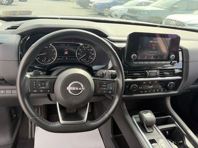2023 Nissan Pathfinder SV