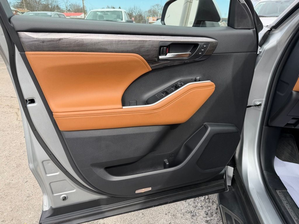 2024 Toyota Highlander Platinum
