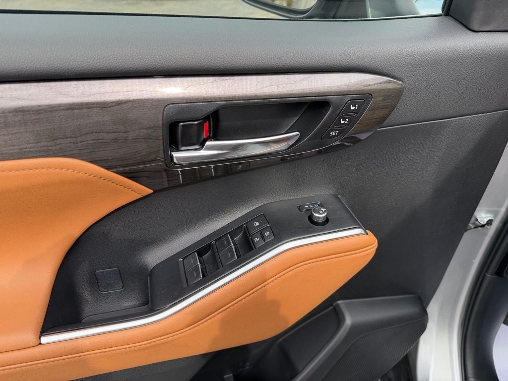 2024 Toyota Highlander Platinum