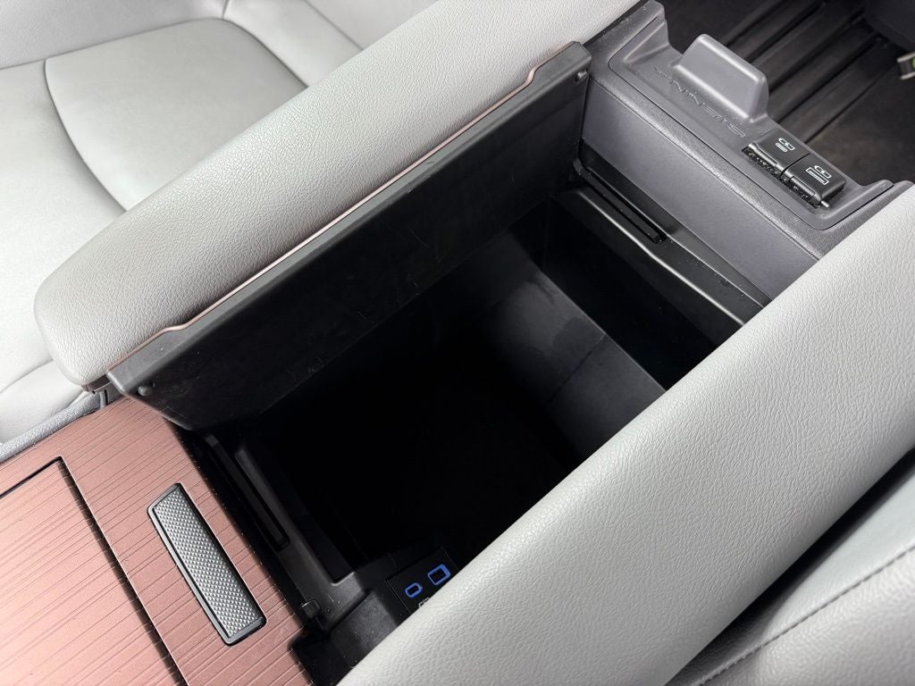 2022 Toyota Sienna XLE 8 Passenger