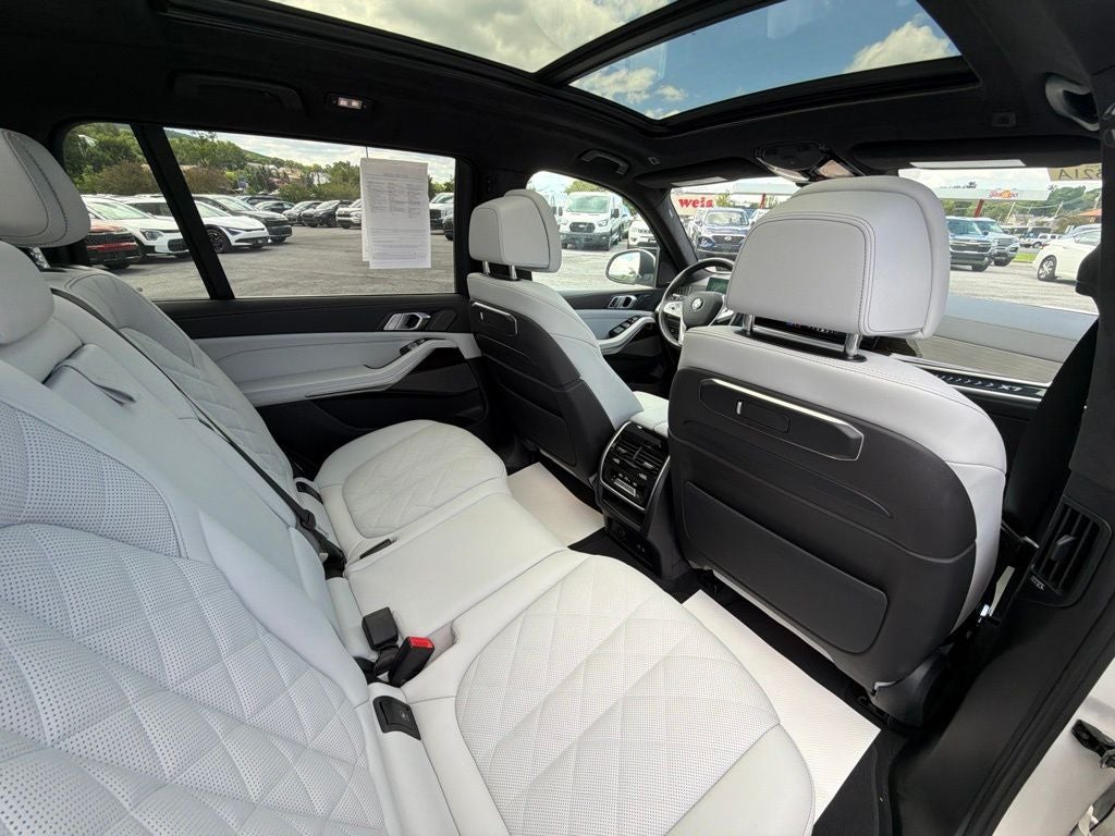 2024 BMW X7 xDrive40i
