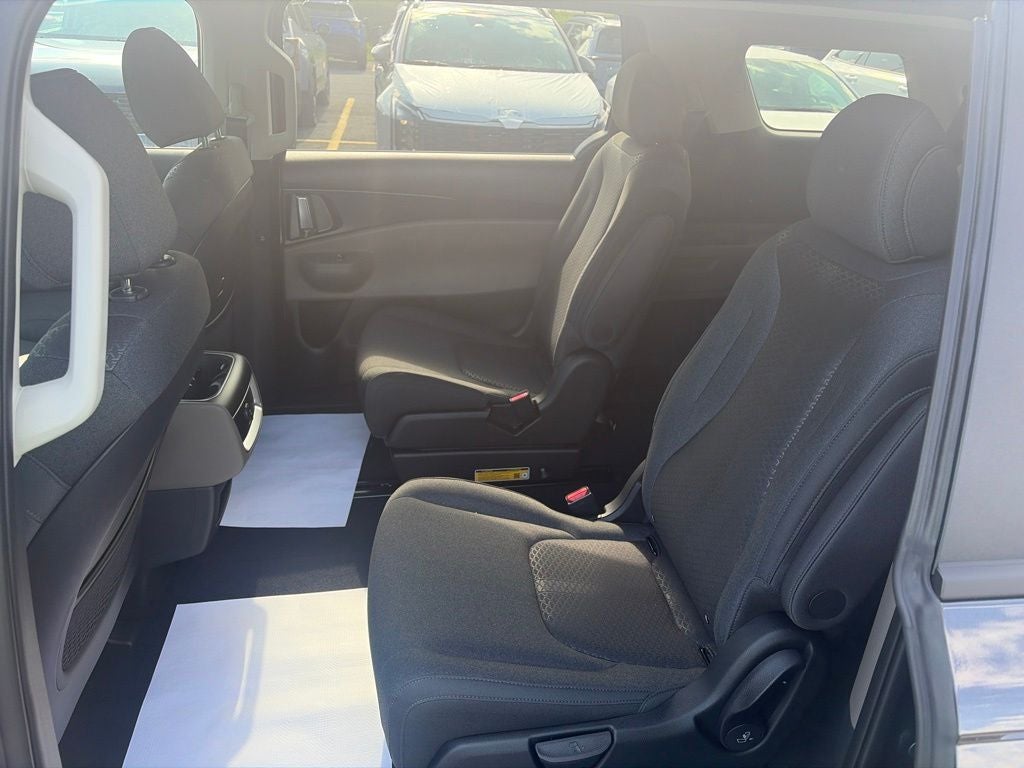 2027 Kia Carnival LX